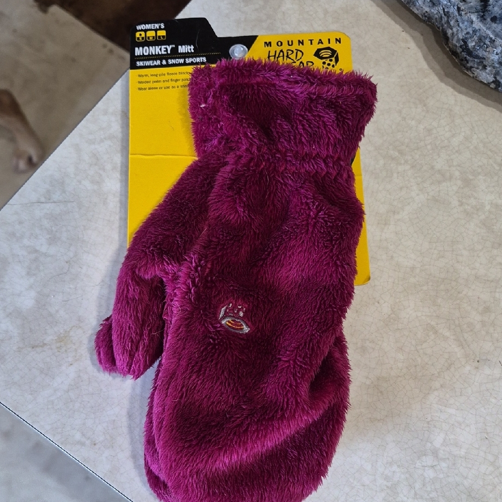 Mountain Hardwear Magenta Fleece Mitt